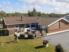 Five-Bedroom Holiday home in Blåvand 18